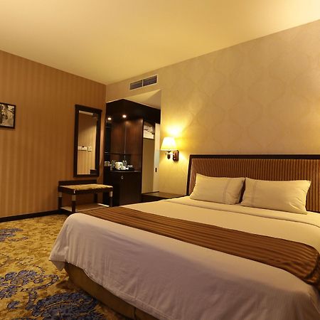 Horison Kendari Hotel Екстериор снимка