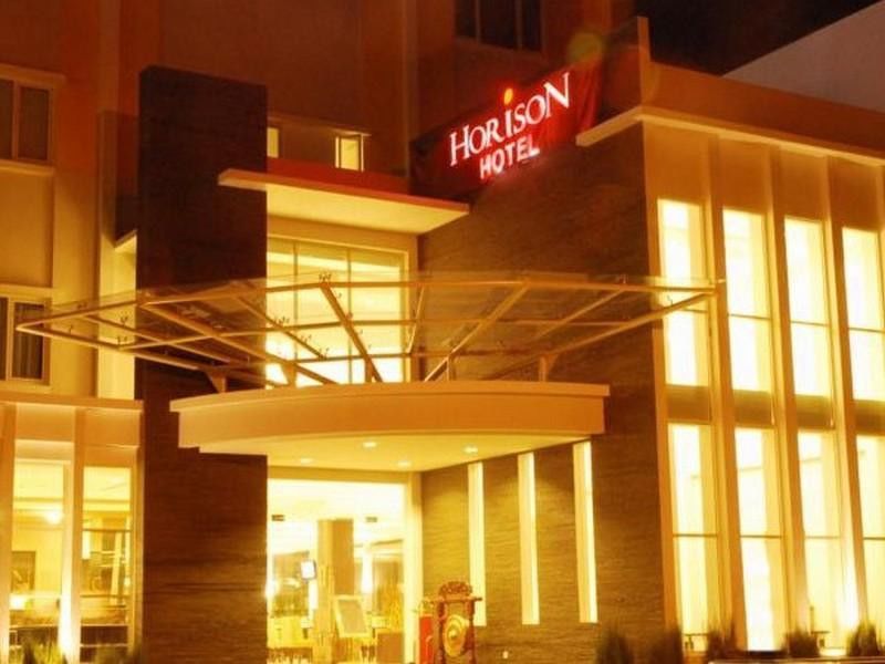 Horison Kendari Hotel Екстериор снимка